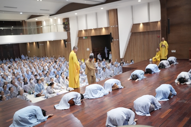 Khai khóa Khóa Tu Phật Thất lần 108.