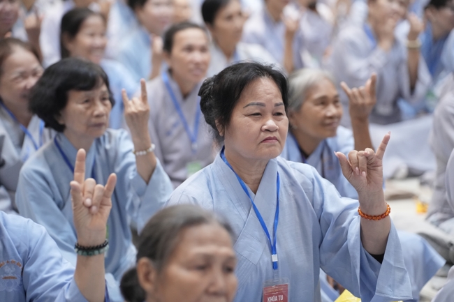Khai khóa Khóa Tu Phật Thất lần 108.