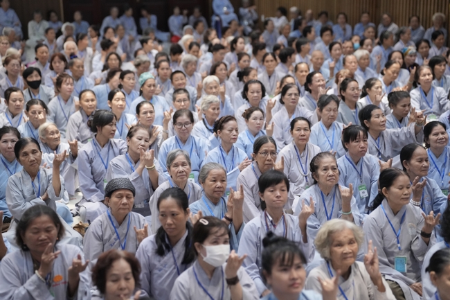 Khai khóa Khóa Tu Phật Thất lần 108.