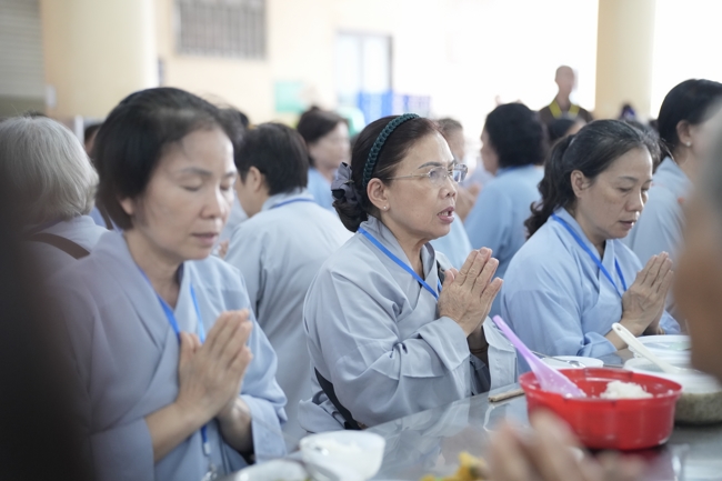 Pháp thoại Tỉnh Giấc Mộng Trần - TT.Thích Trí Huệ | Khóa Tu Phật Thất 108.