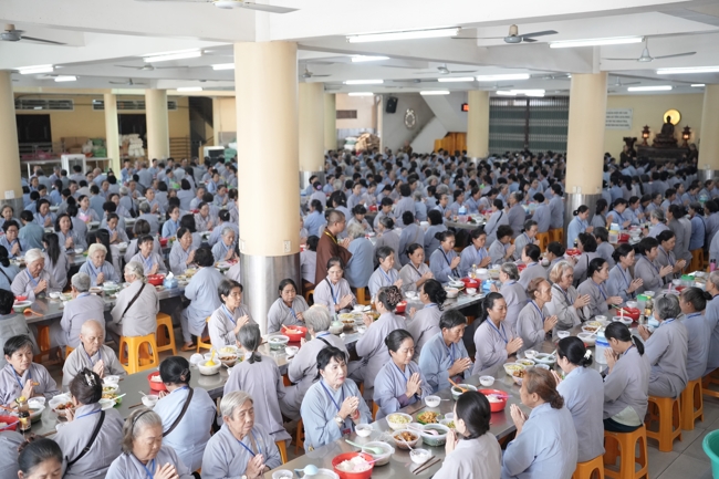 Pháp thoại Tỉnh Giấc Mộng Trần - TT.Thích Trí Huệ | Khóa Tu Phật Thất 108.