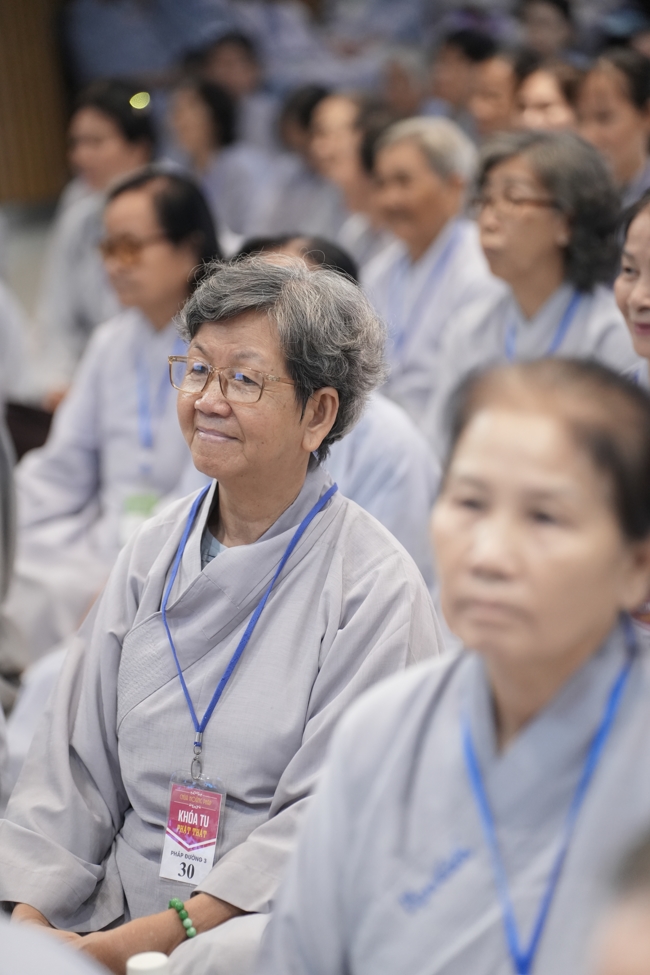 Pháp thoại Tỉnh Giấc Mộng Trần - TT.Thích Trí Huệ | Khóa Tu Phật Thất 108.