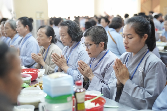 Pháp thoại Tỉnh Giấc Mộng Trần - TT.Thích Trí Huệ | Khóa Tu Phật Thất 108.