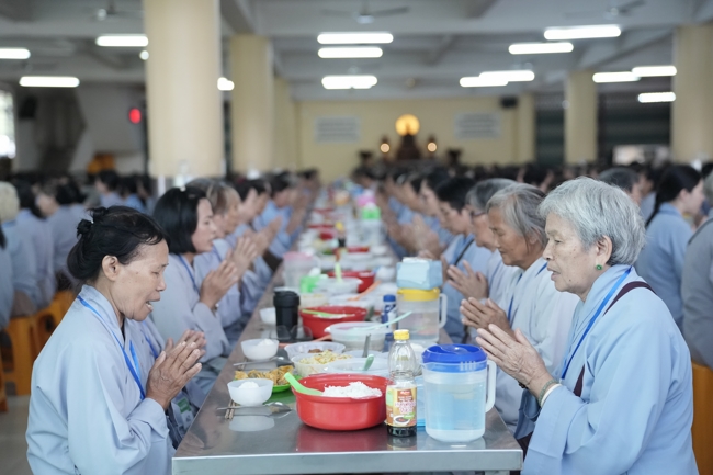 Pháp thoại Tỉnh Giấc Mộng Trần - TT.Thích Trí Huệ | Khóa Tu Phật Thất 108.