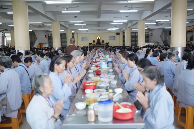 Pháp thoại Tỉnh Giấc Mộng Trần - TT.Thích Trí Huệ | Khóa Tu Phật Thất 108.
