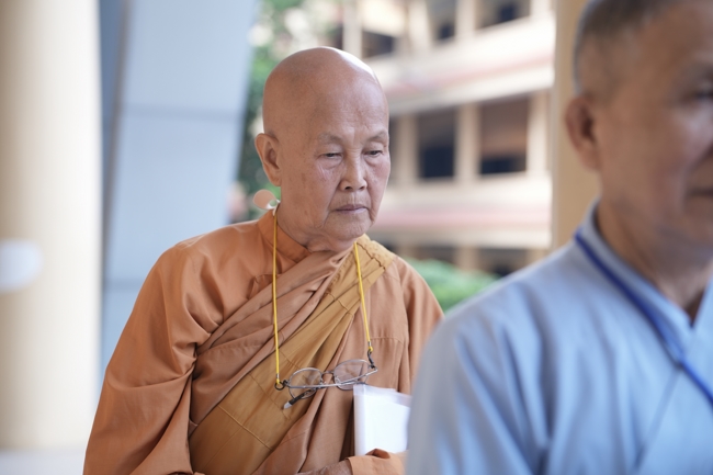 Pháp thoại Vương chủ, thiên chủ, bá chủ - Đâu là đỉnh cao mơ ước? - NS.Thích Nữ Tâm Tâm | Khóa Tu Phật Thất 108.
