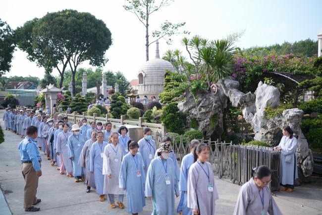 Pháp thoại Vương chủ, thiên chủ, bá chủ - Đâu là đỉnh cao mơ ước? - NS.Thích Nữ Tâm Tâm | Khóa Tu Phật Thất 108.