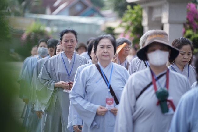 Pháp thoại Vương chủ, thiên chủ, bá chủ - Đâu là đỉnh cao mơ ước? - NS.Thích Nữ Tâm Tâm | Khóa Tu Phật Thất 108.