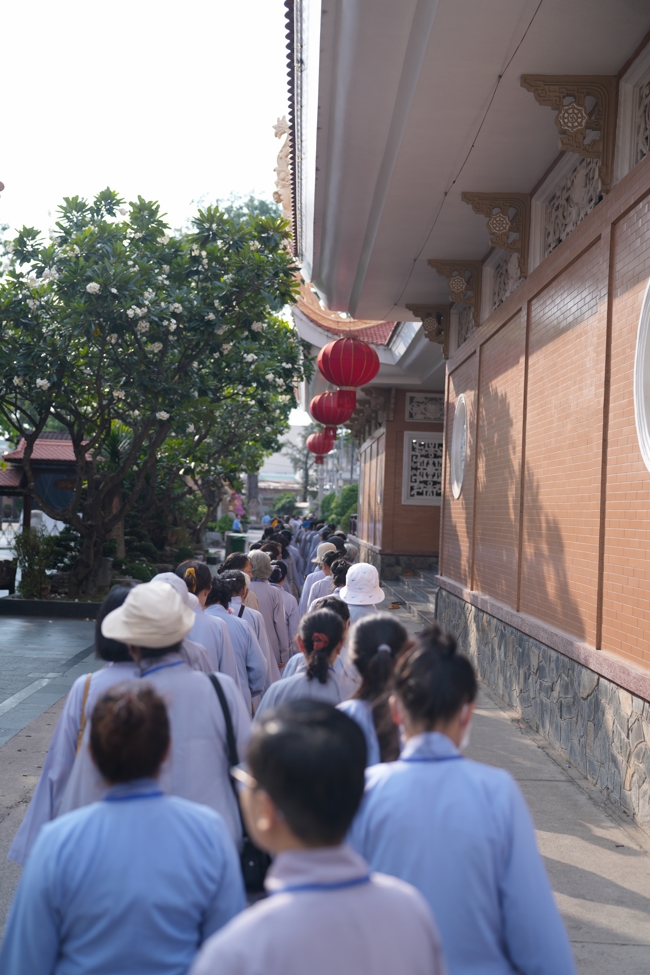 Pháp thoại Vương chủ, thiên chủ, bá chủ - Đâu là đỉnh cao mơ ước? - NS.Thích Nữ Tâm Tâm | Khóa Tu Phật Thất 108.