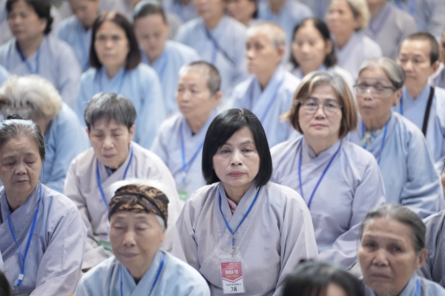 Pháp thoại Vương chủ, thiên chủ, bá chủ - Đâu là đỉnh cao mơ ước? - NS.Thích Nữ Tâm Tâm | Khóa Tu Phật Thất 108.
