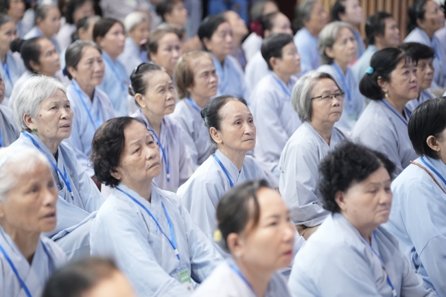 Pháp thoại Vương chủ, thiên chủ, bá chủ - Đâu là đỉnh cao mơ ước? - NS.Thích Nữ Tâm Tâm | Khóa Tu Phật Thất 108.