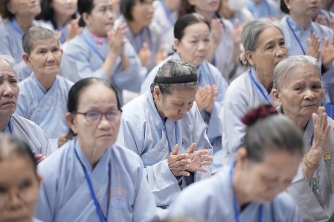 Pháp thoại Vương chủ, thiên chủ, bá chủ - Đâu là đỉnh cao mơ ước? - NS.Thích Nữ Tâm Tâm | Khóa Tu Phật Thất 108.