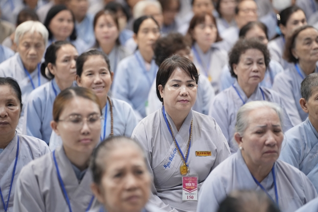 Pháp thoại Vương chủ, thiên chủ, bá chủ - Đâu là đỉnh cao mơ ước? - NS.Thích Nữ Tâm Tâm | Khóa Tu Phật Thất 108.