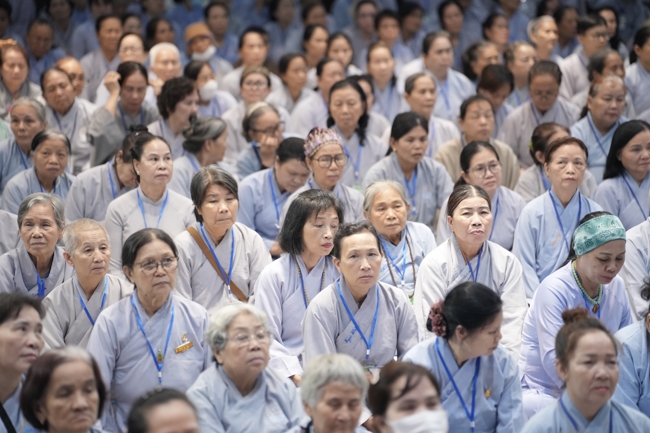 Pháp thoại Vương chủ, thiên chủ, bá chủ - Đâu là đỉnh cao mơ ước? - NS.Thích Nữ Tâm Tâm | Khóa Tu Phật Thất 108.