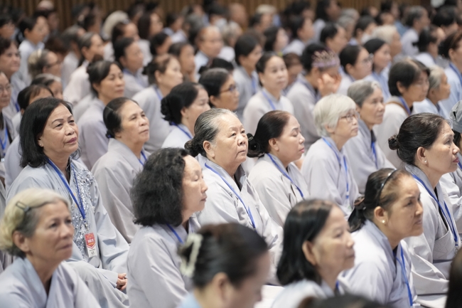Pháp thoại Vương chủ, thiên chủ, bá chủ - Đâu là đỉnh cao mơ ước? - NS.Thích Nữ Tâm Tâm | Khóa Tu Phật Thất 108.