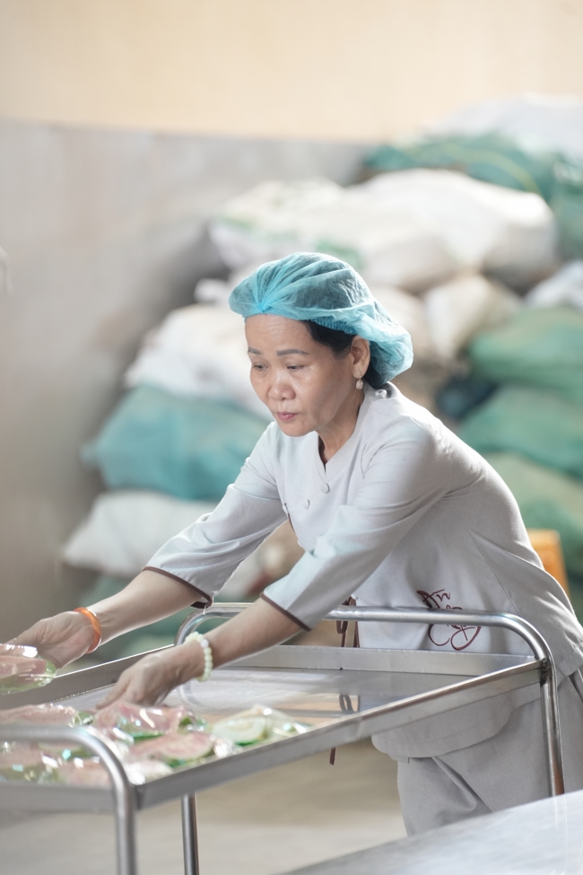 Pháp thoại Vương chủ, thiên chủ, bá chủ - Đâu là đỉnh cao mơ ước? - NS.Thích Nữ Tâm Tâm | Khóa Tu Phật Thất 108.