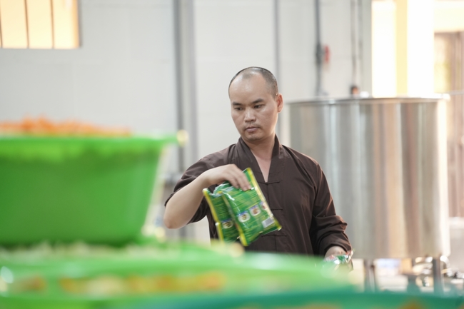 Pháp thoại Vương chủ, thiên chủ, bá chủ - Đâu là đỉnh cao mơ ước? - NS.Thích Nữ Tâm Tâm | Khóa Tu Phật Thất 108.