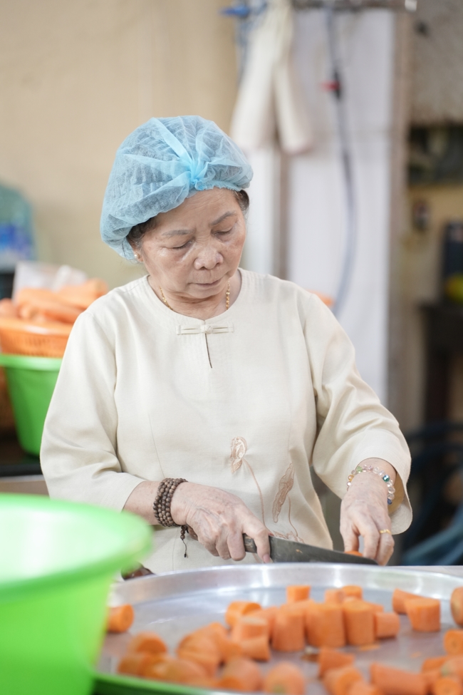 Pháp thoại Vương chủ, thiên chủ, bá chủ - Đâu là đỉnh cao mơ ước? - NS.Thích Nữ Tâm Tâm | Khóa Tu Phật Thất 108.
