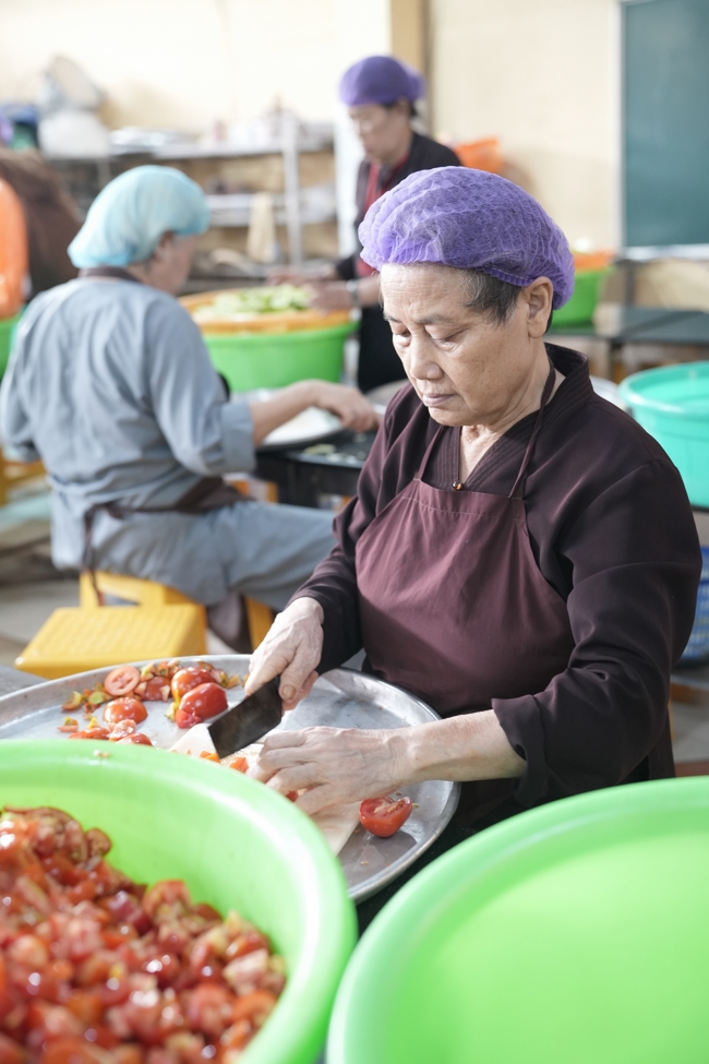 Pháp thoại Vương chủ, thiên chủ, bá chủ - Đâu là đỉnh cao mơ ước? - NS.Thích Nữ Tâm Tâm | Khóa Tu Phật Thất 108.