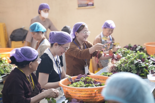 Pháp thoại Vương chủ, thiên chủ, bá chủ - Đâu là đỉnh cao mơ ước? - NS.Thích Nữ Tâm Tâm | Khóa Tu Phật Thất 108.