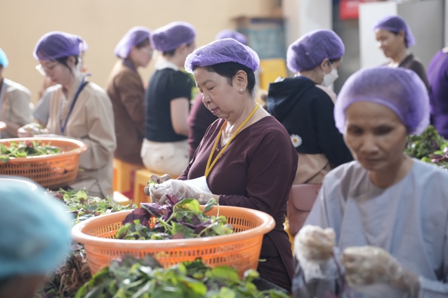Pháp thoại Vương chủ, thiên chủ, bá chủ - Đâu là đỉnh cao mơ ước? - NS.Thích Nữ Tâm Tâm | Khóa Tu Phật Thất 108.