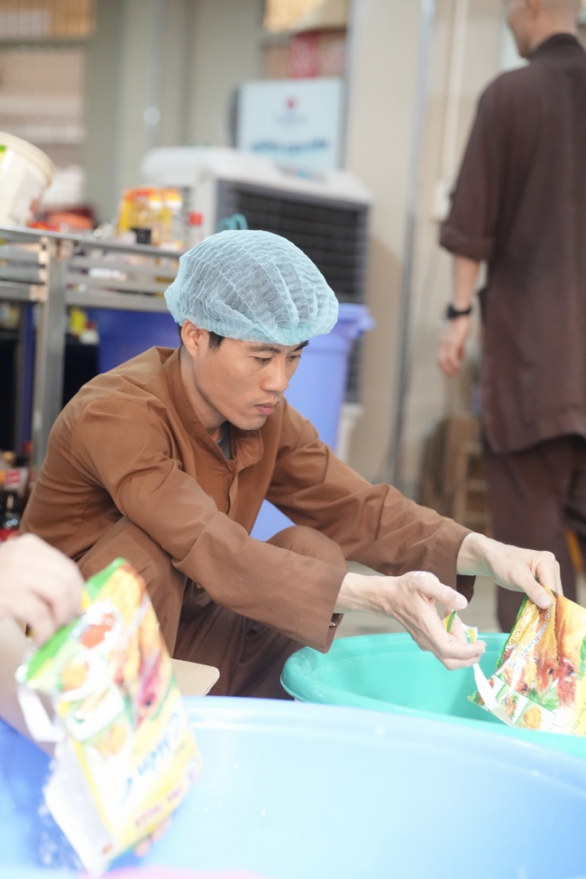 Pháp thoại Vương chủ, thiên chủ, bá chủ - Đâu là đỉnh cao mơ ước? - NS.Thích Nữ Tâm Tâm | Khóa Tu Phật Thất 108.