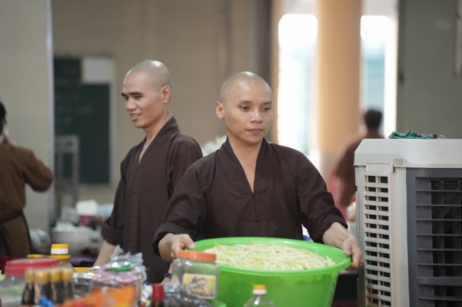 Pháp thoại Vương chủ, thiên chủ, bá chủ - Đâu là đỉnh cao mơ ước? - NS.Thích Nữ Tâm Tâm | Khóa Tu Phật Thất 108.