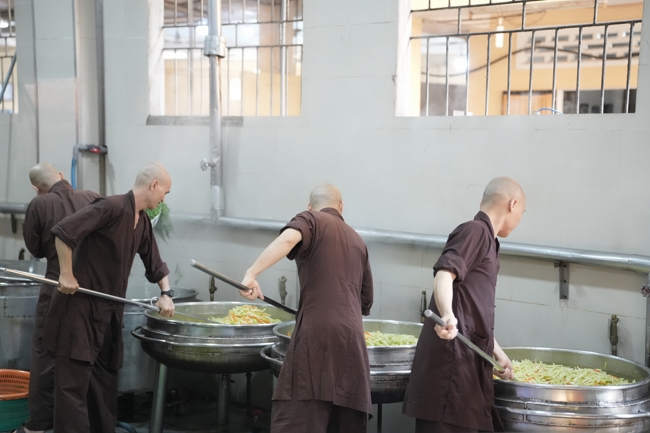 Pháp thoại Vương chủ, thiên chủ, bá chủ - Đâu là đỉnh cao mơ ước? - NS.Thích Nữ Tâm Tâm | Khóa Tu Phật Thất 108.