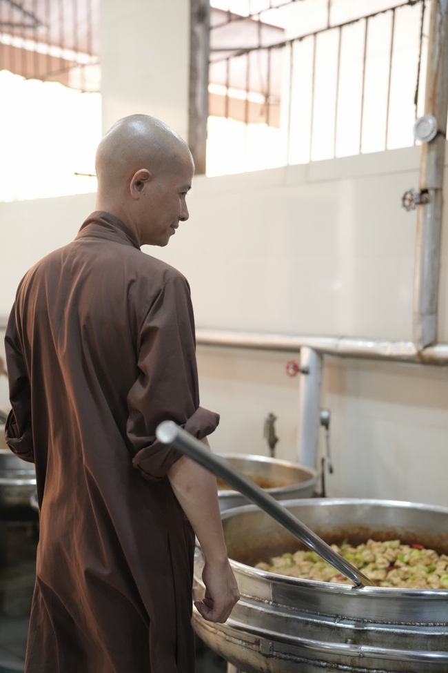 Pháp thoại Vương chủ, thiên chủ, bá chủ - Đâu là đỉnh cao mơ ước? - NS.Thích Nữ Tâm Tâm | Khóa Tu Phật Thất 108.
