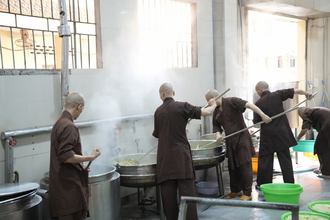 Pháp thoại Vương chủ, thiên chủ, bá chủ - Đâu là đỉnh cao mơ ước? - NS.Thích Nữ Tâm Tâm | Khóa Tu Phật Thất 108.