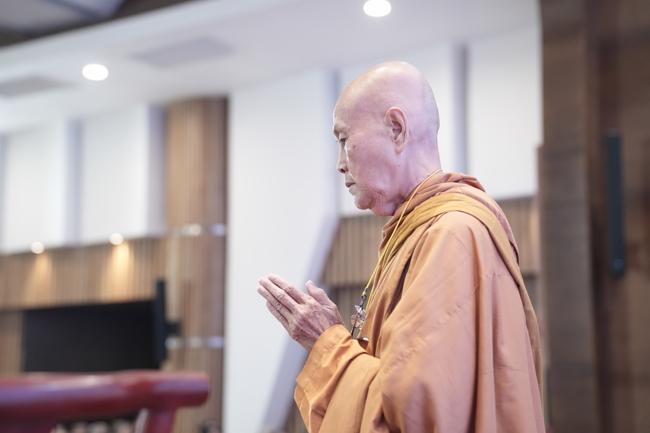 Pháp thoại Vương chủ, thiên chủ, bá chủ - Đâu là đỉnh cao mơ ước? - NS.Thích Nữ Tâm Tâm | Khóa Tu Phật Thất 108.
