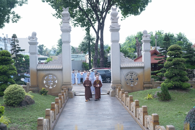 Pháp thoại Vương chủ, thiên chủ, bá chủ - Đâu là đỉnh cao mơ ước? - NS.Thích Nữ Tâm Tâm | Khóa Tu Phật Thất 108.