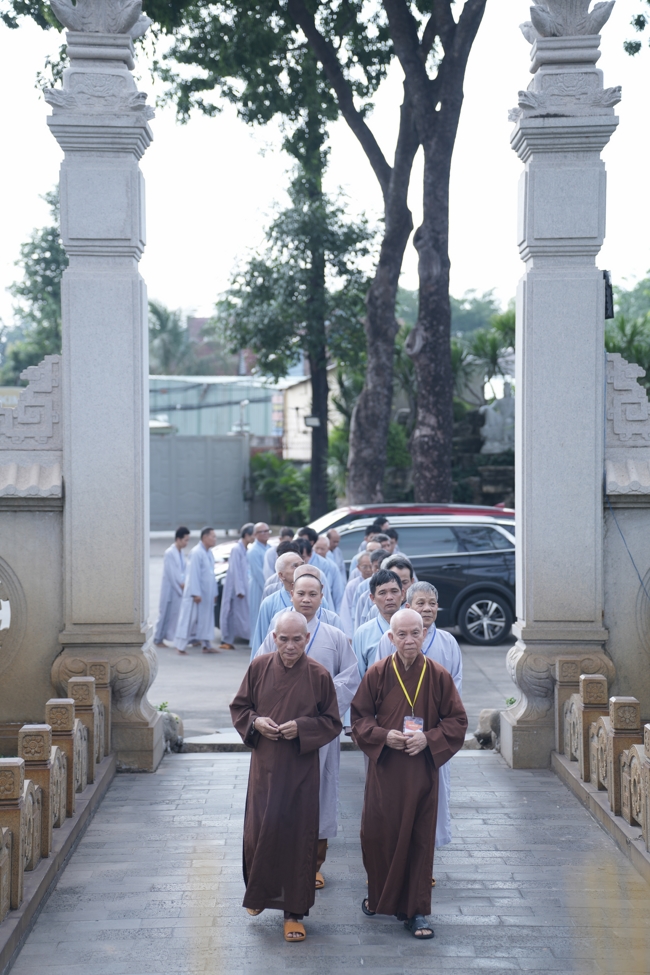 Pháp thoại Vương chủ, thiên chủ, bá chủ - Đâu là đỉnh cao mơ ước? - NS.Thích Nữ Tâm Tâm | Khóa Tu Phật Thất 108.