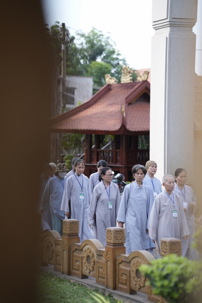 Pháp thoại Vương chủ, thiên chủ, bá chủ - Đâu là đỉnh cao mơ ước? - NS.Thích Nữ Tâm Tâm | Khóa Tu Phật Thất 108.