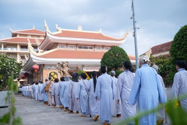 Pháp thoại Vương chủ, thiên chủ, bá chủ - Đâu là đỉnh cao mơ ước? - NS.Thích Nữ Tâm Tâm | Khóa Tu Phật Thất 108.