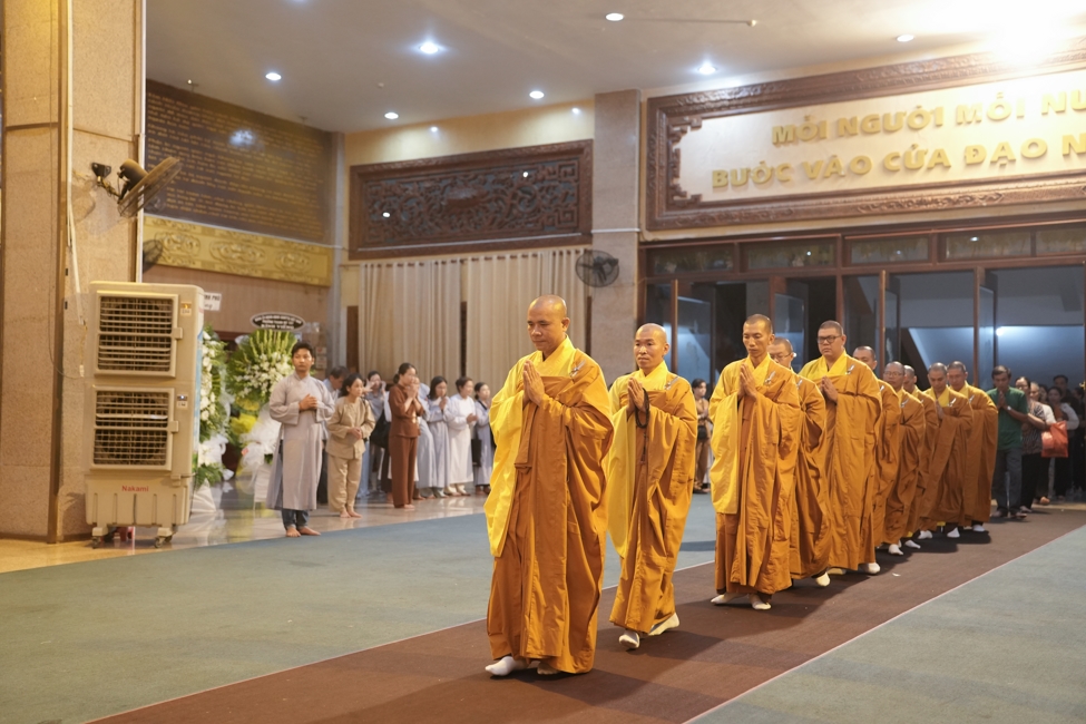 Viếng tang lễ Trưởng lão Hòa thượng Giác Tường.