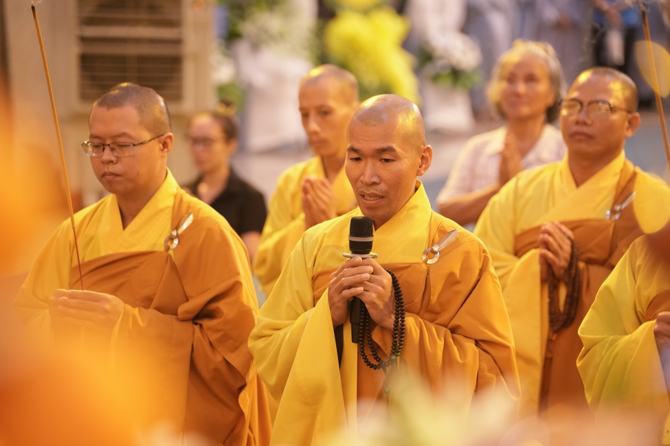 Viếng tang lễ Trưởng lão Hòa thượng Giác Tường.