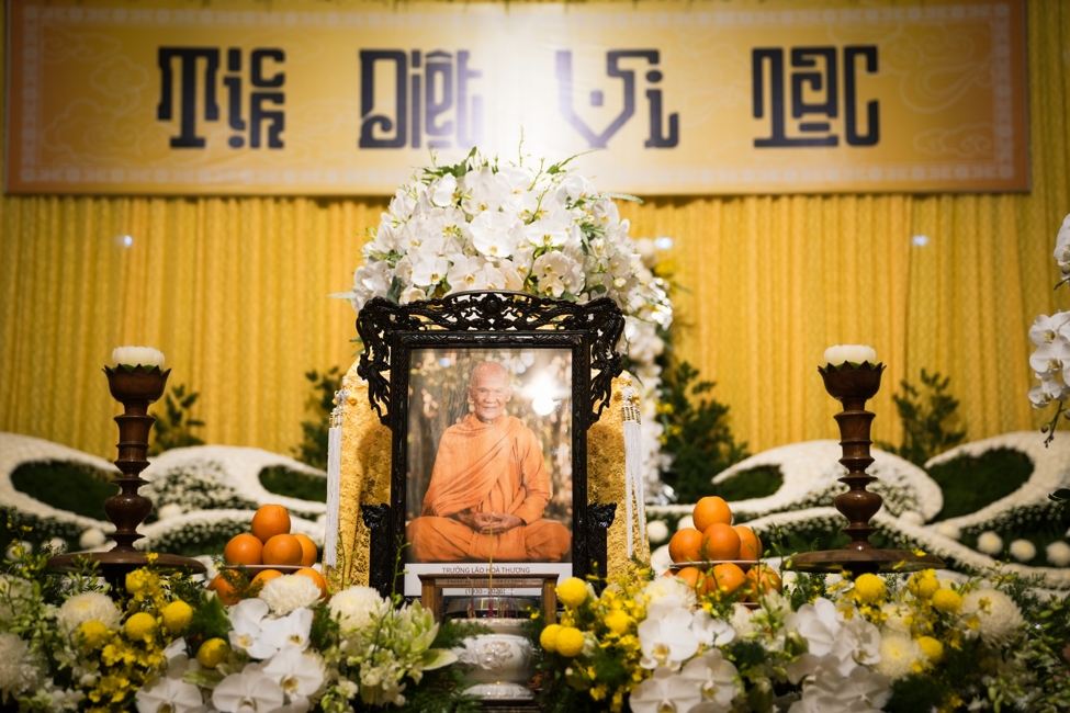 Viếng tang lễ Trưởng lão Hòa thượng Giác Tường.