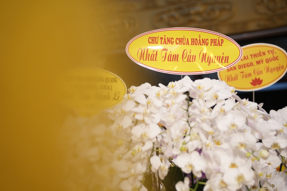 Viếng tang lễ Trưởng lão Hòa thượng Giác Tường.