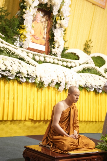 Viếng tang lễ Trưởng lão Hòa thượng Giác Tường.