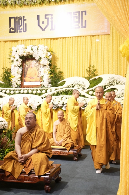 Viếng tang lễ Trưởng lão Hòa thượng Giác Tường.