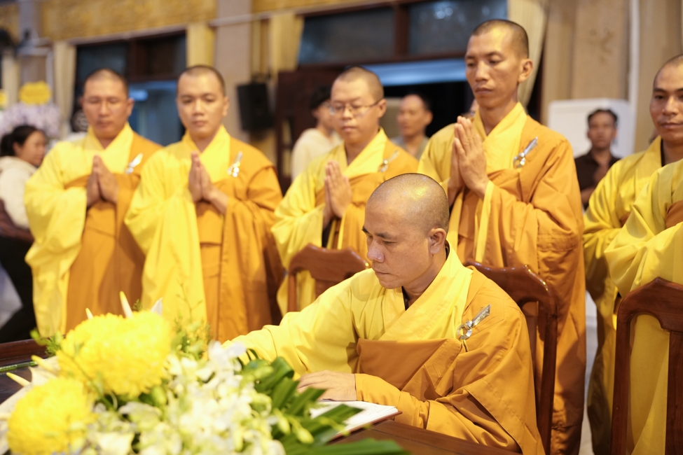 Viếng tang lễ Trưởng lão Hòa thượng Giác Tường.
