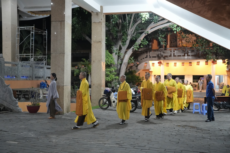 Viếng tang lễ Trưởng lão Hòa thượng Giác Tường.
