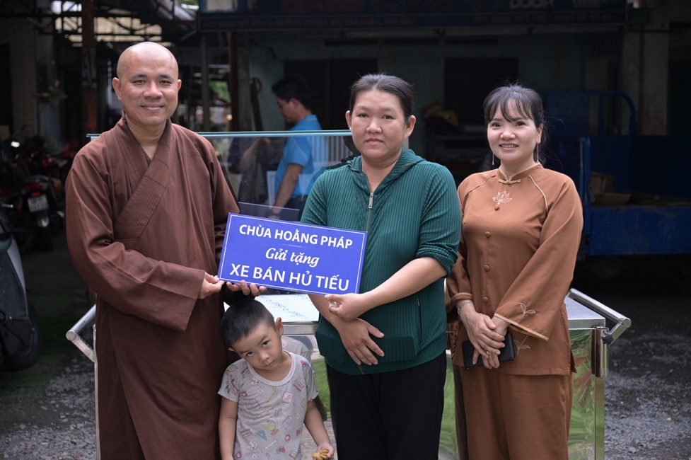 Chương trình từ thiện Phương tiện nghĩa tình.