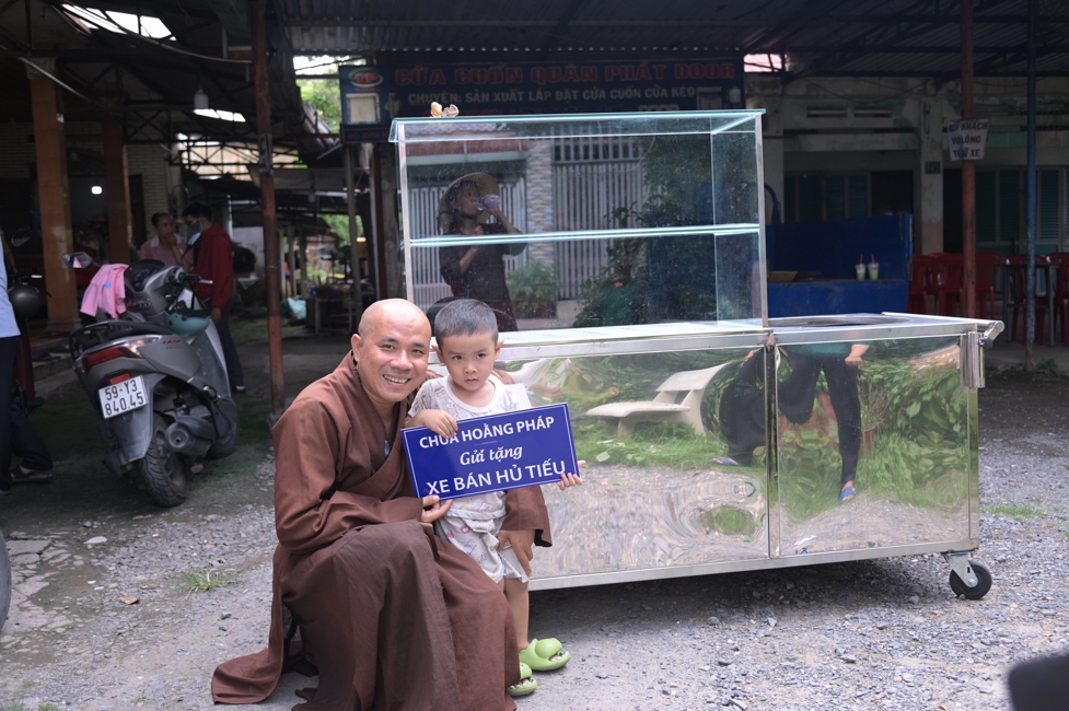 Chương trình từ thiện Phương tiện nghĩa tình.