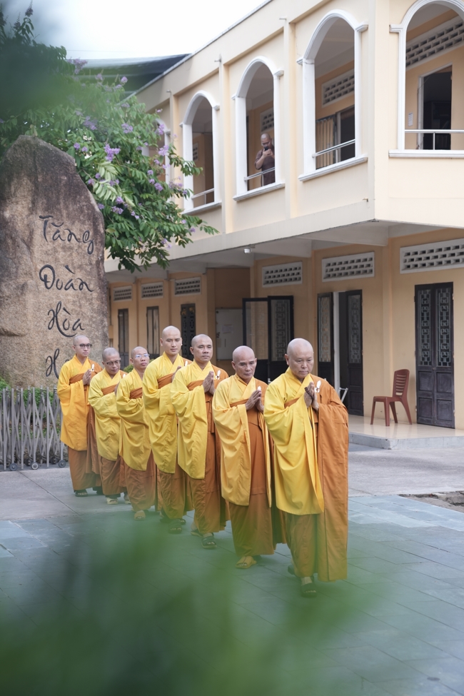 KHÓA TU NIỆM PHẬT MỘT NGÀY.