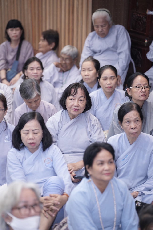 KHÓA TU NIỆM PHẬT MỘT NGÀY.