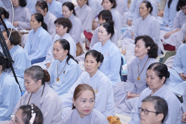 KHÓA TU NIỆM PHẬT MỘT NGÀY.