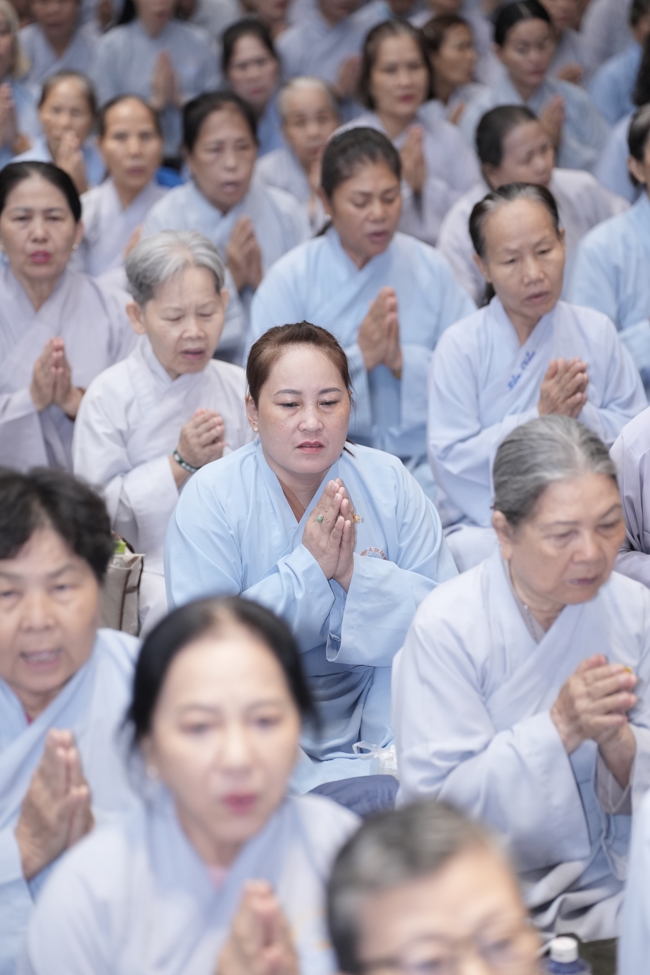 KHÓA TU NIỆM PHẬT MỘT NGÀY.