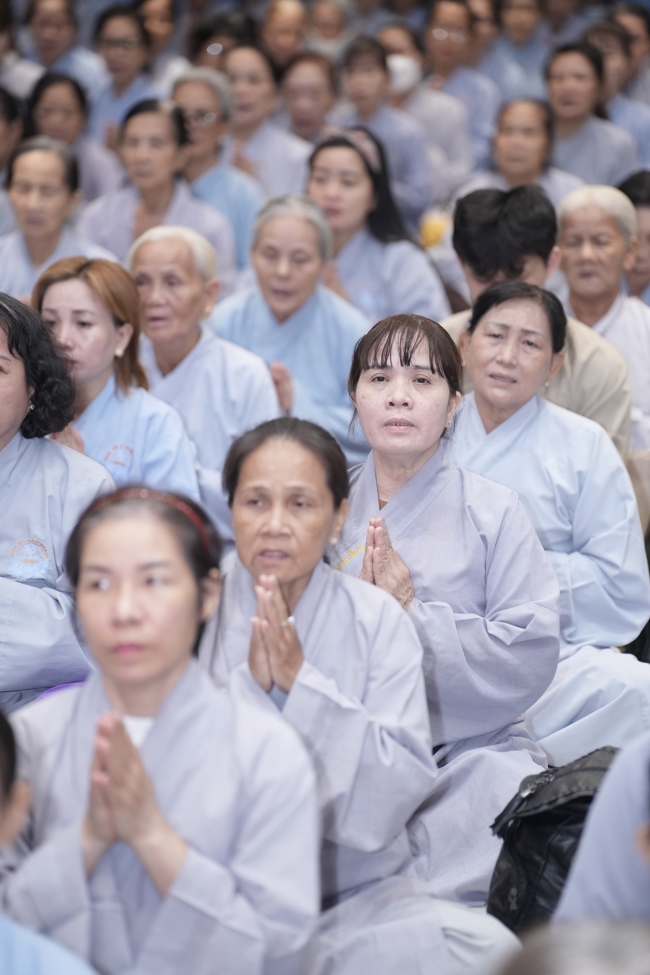 KHÓA TU NIỆM PHẬT MỘT NGÀY.